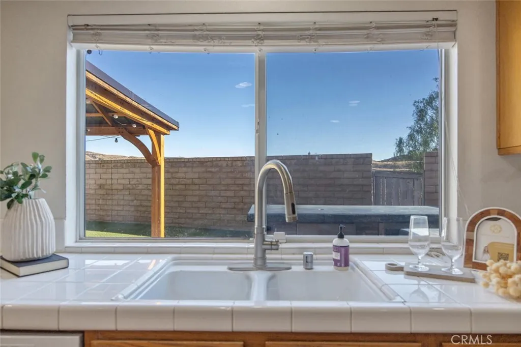 32778 The Old Road, Castaic, California 91384 home-pic-25